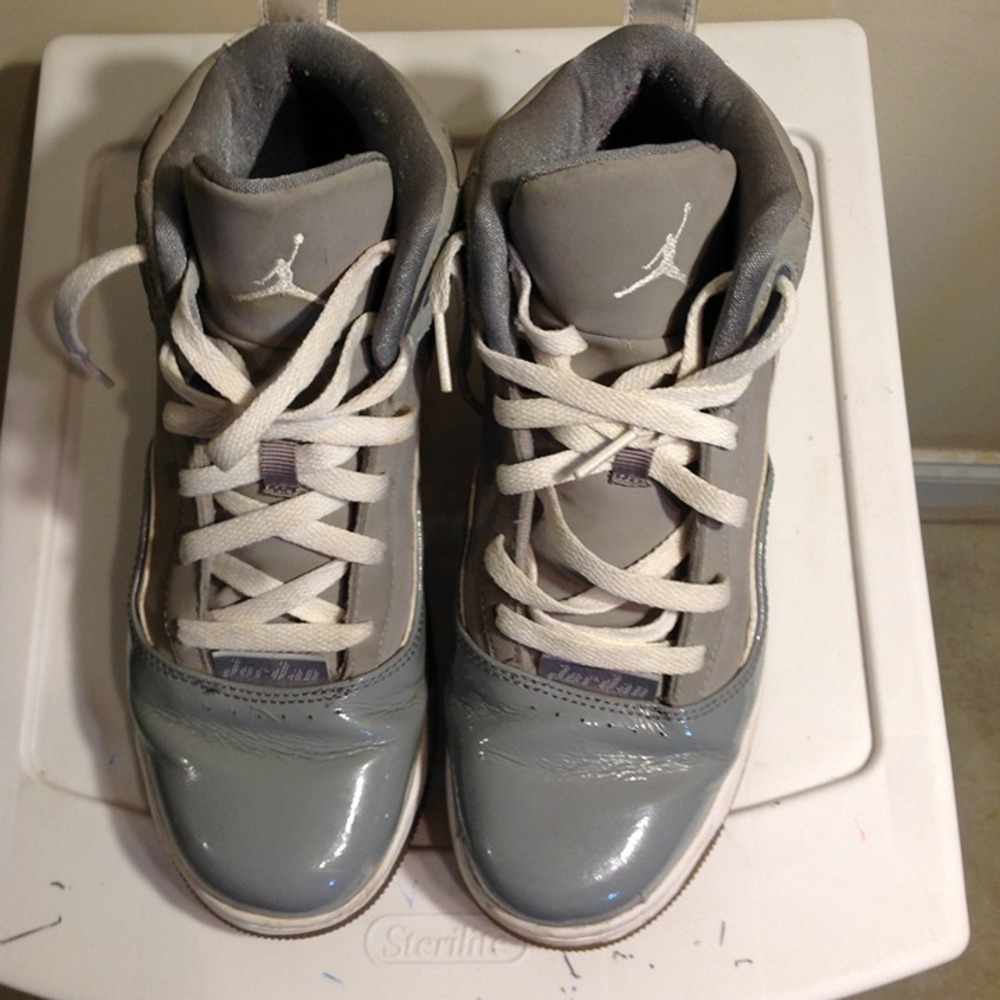 Jordan Flight Classic Men's Size 7 Cool Grey Retro Basketball Sneakers